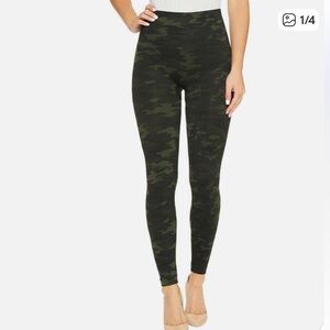 Spanx Look at Me Now Seamless Camo Green Leggings L